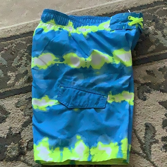 Cat & Jack swim trunks boys size medium 8/10. Blue and neon yellow pocke… - Picture 3 of 10